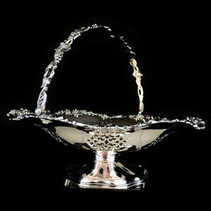 Wilcox Sons Bride Basket Fruit Tray 369E Silver Plate Grapes Leaf 13 In England